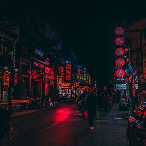 一小孩把鸡巴喂给姐姐
