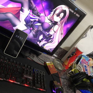 一小孩把鸡巴喂给姐姐
